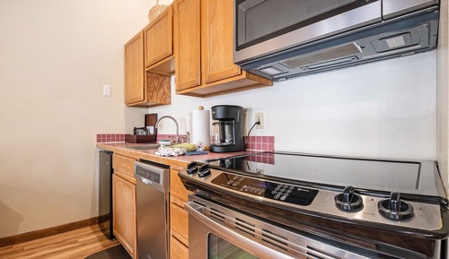 One Bedroom Suite (Upstairs, Kitchen)