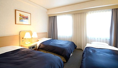 Triple Room, Smoking
