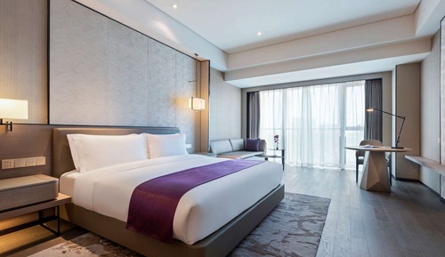 Deluxe Room, 1 King Bed