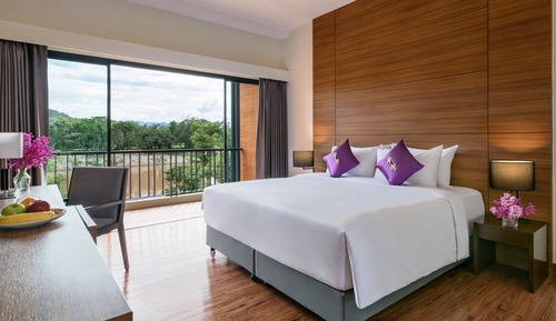 Deluxe Room, 2 Twin Beds, River View