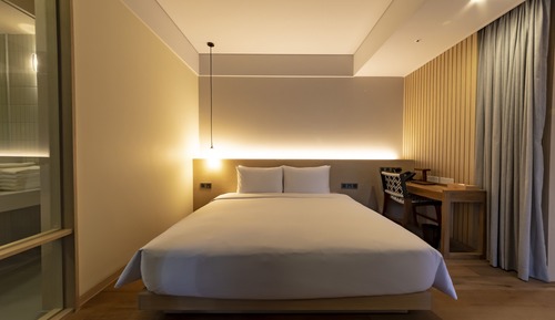 Premium Suite