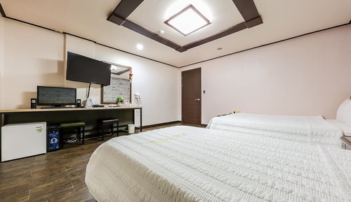 Room (Suite room)
