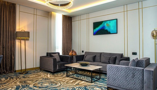Executive Suite, 1 King Bed, Club Lounge Access (Club Lounge Access)