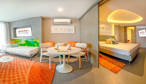 Suite, Connecting Rooms (SWIM-UP POOL DECK LEVEL)