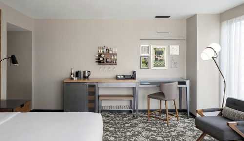 Room, 1 King Bed, Non Smoking, City View (Corner)