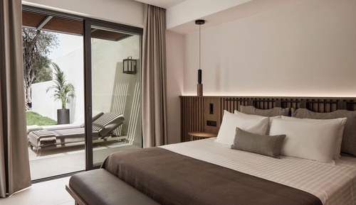 Executive Suite, Private Pool