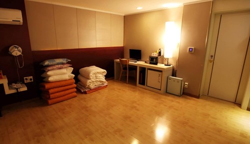 Room (Deluxe Ondol)