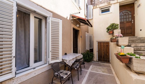 Apartment (One Bedroom Apartment with Terrace)