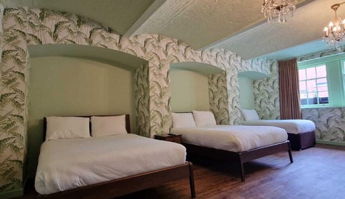 Standard Room, Multiple Beds