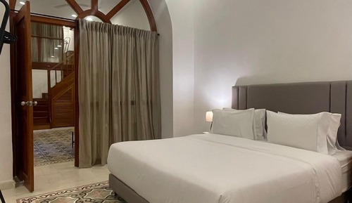 Duplex, 2 Bedrooms, Courtyard View