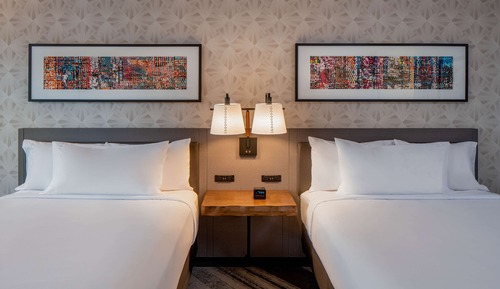 Deluxe Room, 2 Queen Beds, Accessible, Bathtub
