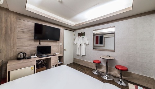 Room (Deluxe (OTT 1PC Bathtub))