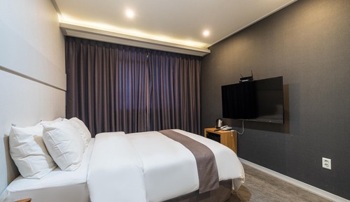 Room (Sleepy Package (Room Random Assignmen)