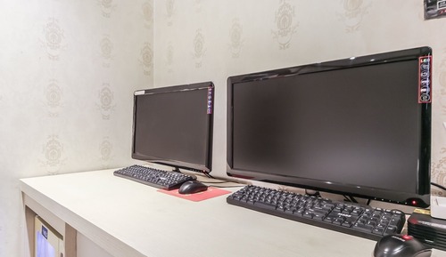 Room (Twin (round bathtub Netflix (account )