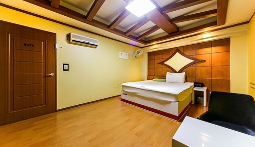 Room (Standard Room)