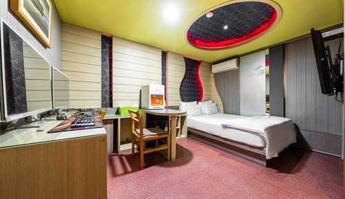 Room (Special Room (Couple PC / High-spec))