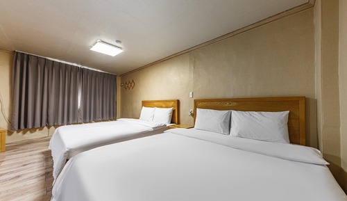 Room (Suite room (large))