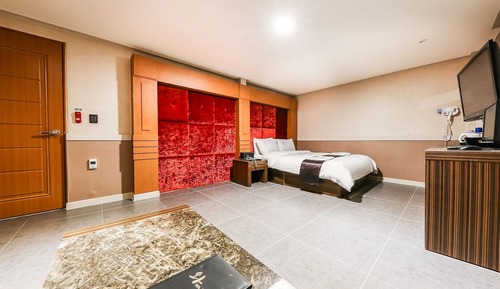 Room (Two bedroom (king + king two bedroom )