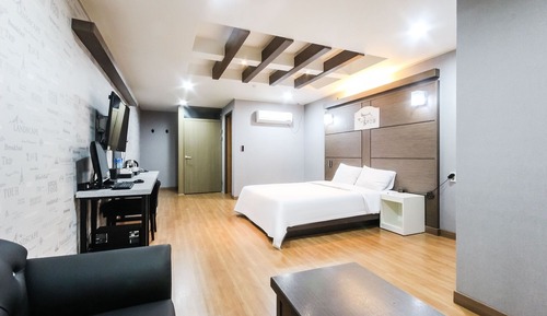 Room (Standard Room)