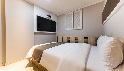 Room (General rooms (advanced 1PC Netflix a)
