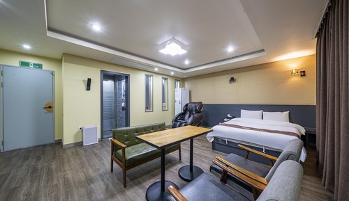 Room (VIP room one bed/breakfast service (a)