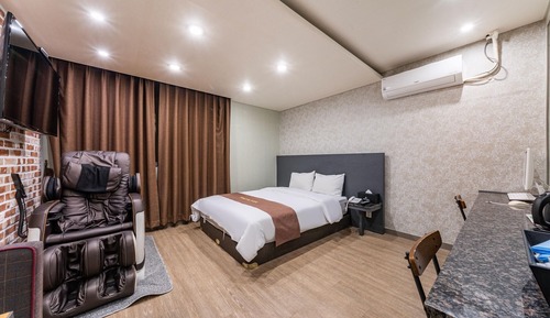Room (Deluxe - Massage chair / Breakfast se)