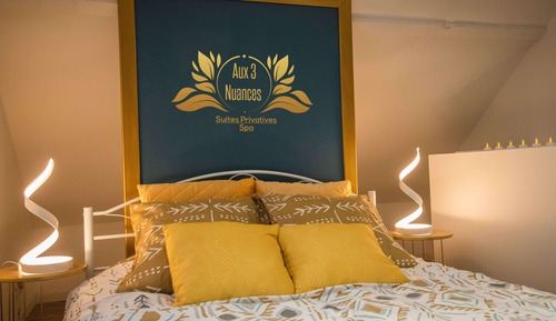 Deluxe Suite, Hot Tub (Paris)