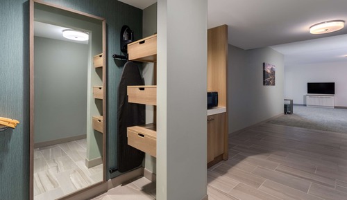Room, 2 Queen Beds, Accessible, Bathtub