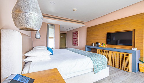 Room, 1 King Bed, Accessible (Roll-In Shower)