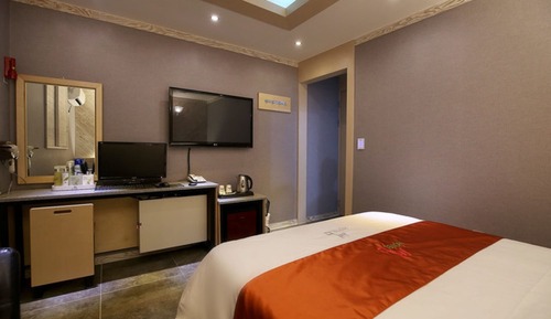 Room (General room (no hard PC Netflix avai)