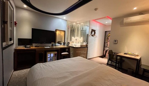 Room (Standard - 1 Car Parking)
