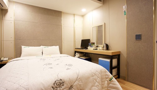 Room (Standard Room)
