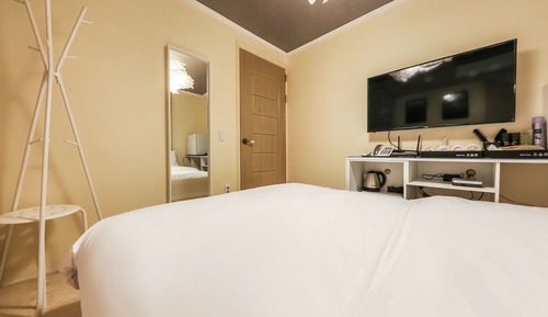 Room (Small (double bed))