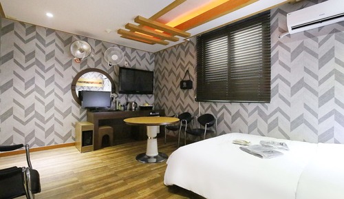 Room (Standard Plus)