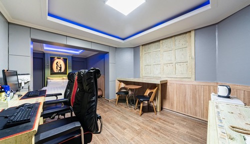 Room (Semi-special Room (Netflix Smart TV 2)