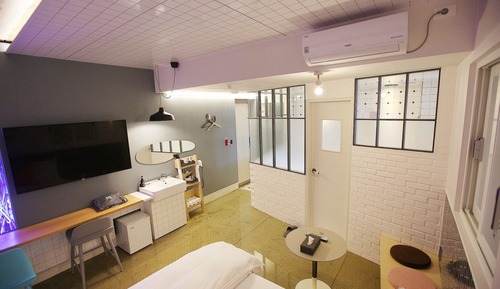 Room (Late check-in premium (Spa check-in a)