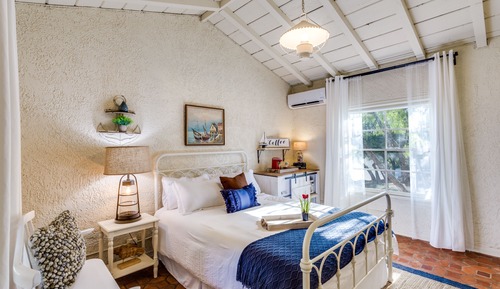 Deluxe Room, 1 Queen Bed