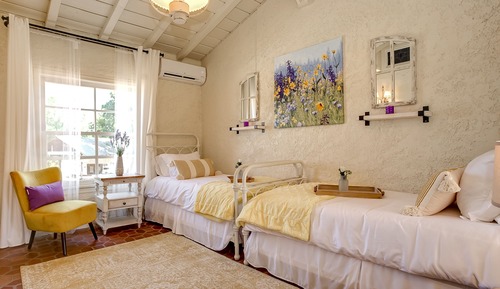 Basic Double Room, 2 Twin Beds