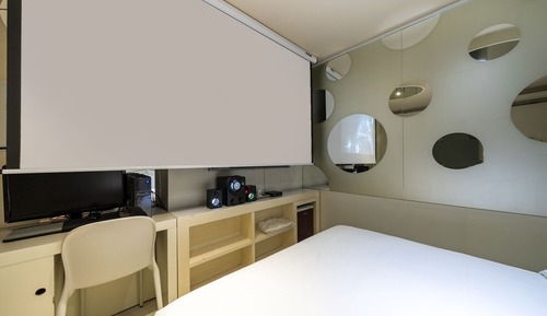 Room (CINEMA ROOM (Netflix Tiving Apple TV )