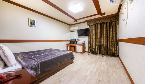Room (Standard Room)