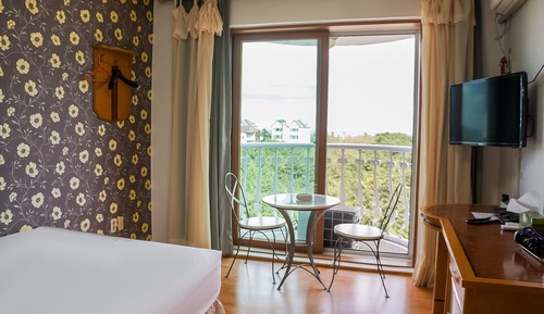 Room (Balcony Room)