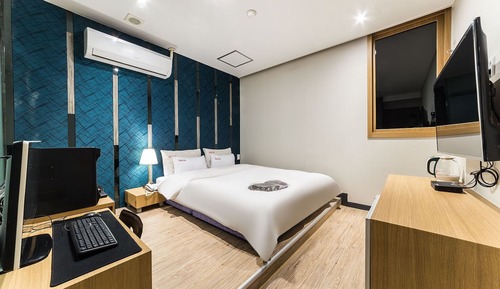 Room (Premium A (Netflix Capable + Spa))