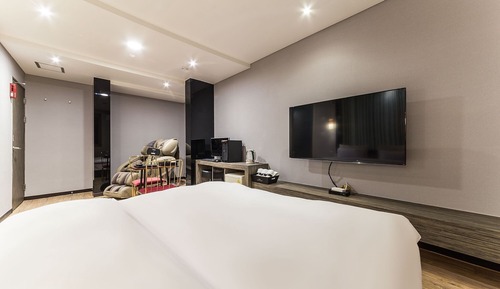 Room (VIP (Netflix + Spa + Massage Chair))