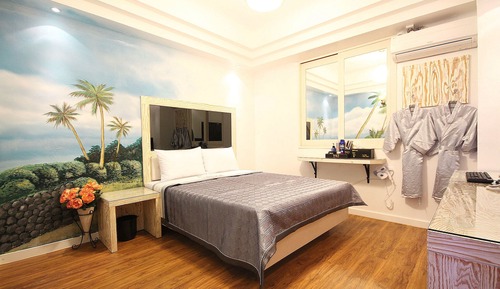 Room (Deluxe room)