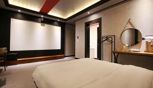 Room (Cinema Room Hard Drive-Less 2PC Coupl)