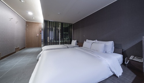 Room (Special room twin (available for watc)