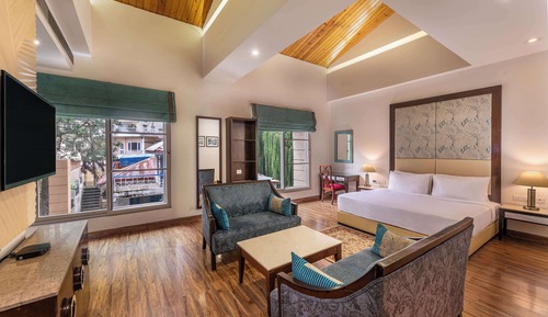 Deluxe Room (Pool and Valley View)