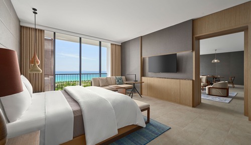 Executive Suite, 1 King Bed, Non Smoking, Sea View (Balcony)