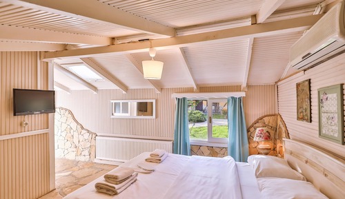 Exclusive Bungalow