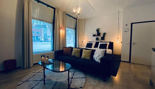 Deluxe Studio Suite
